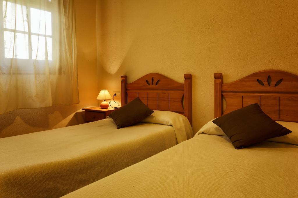 Apartaments Populetus Poboleda ภายนอก รูปภาพ
